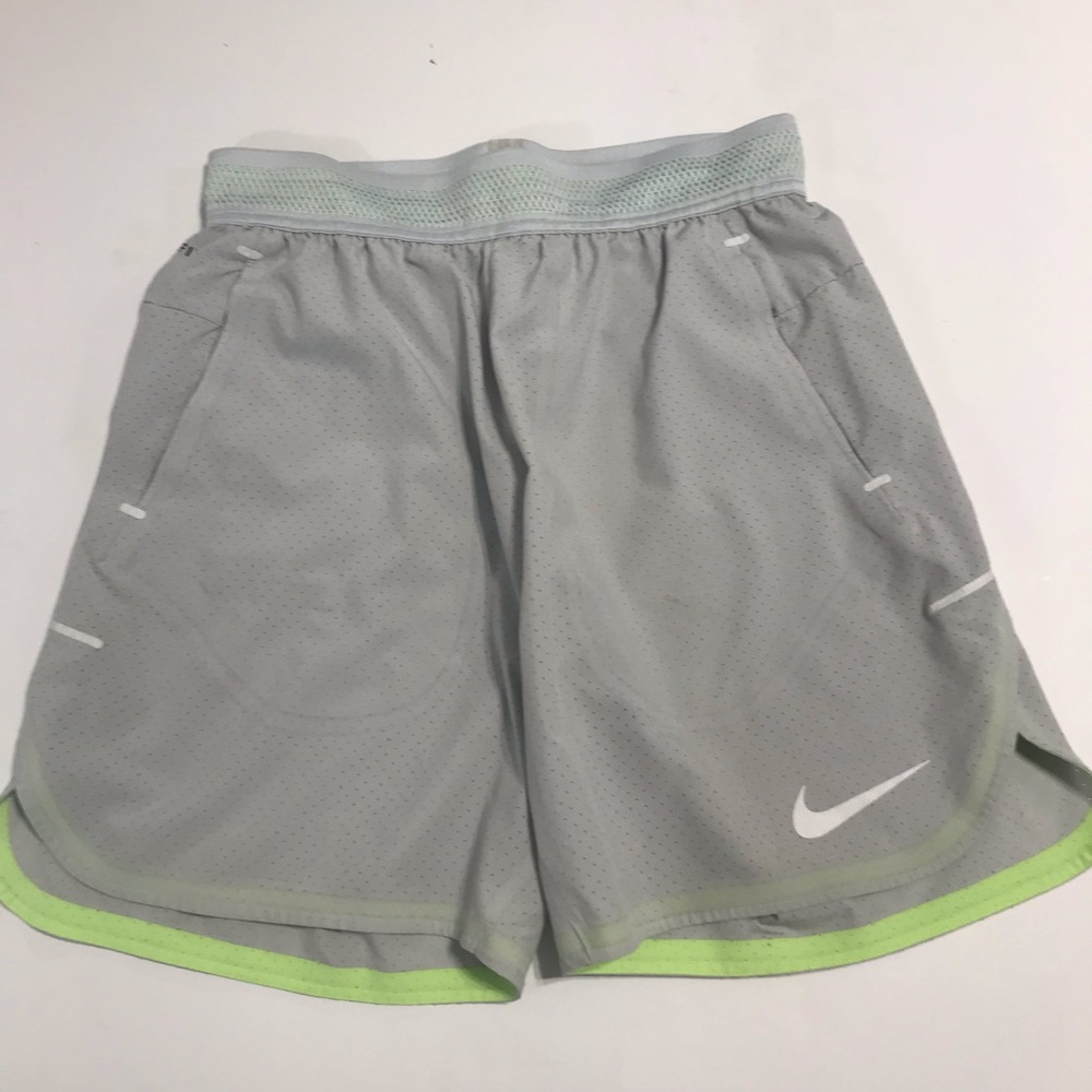‼️NIKE dry-fit Shorts Size Med‼️